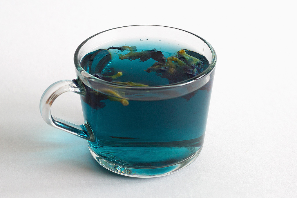 Blue tea with blue lotus and mushrooms.